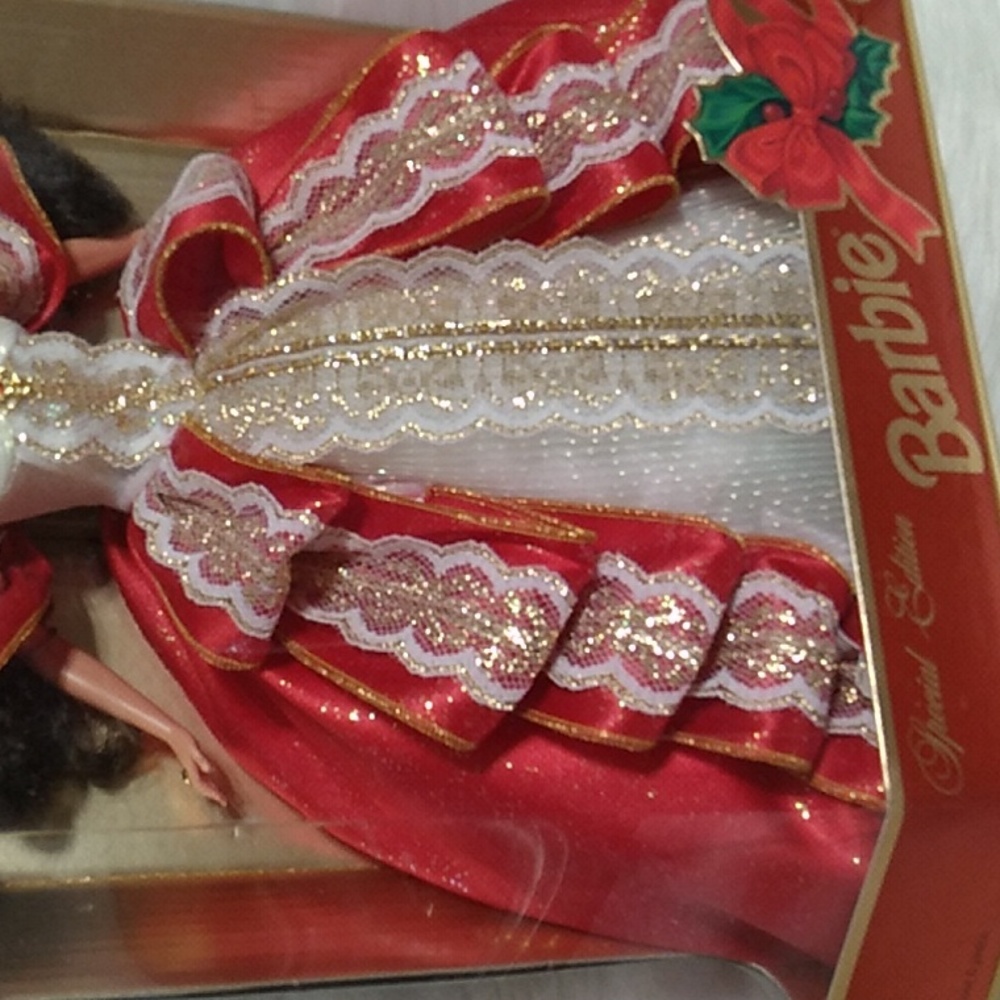 SALE! Mattel Vintage 1997 Happy Holidays Barbie Collectors Item W/Stand (B-6) - Picture 7 of 15